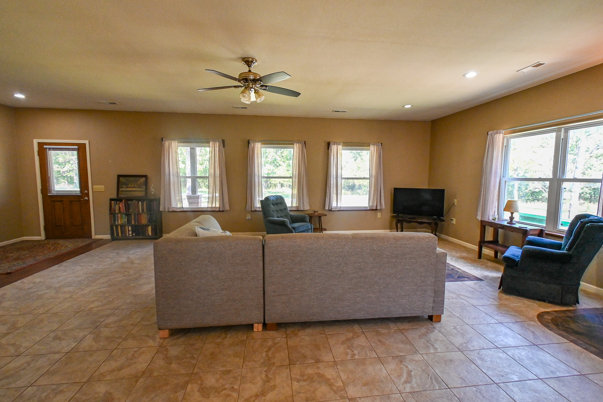 Home on 109+\- acres in Collins MO