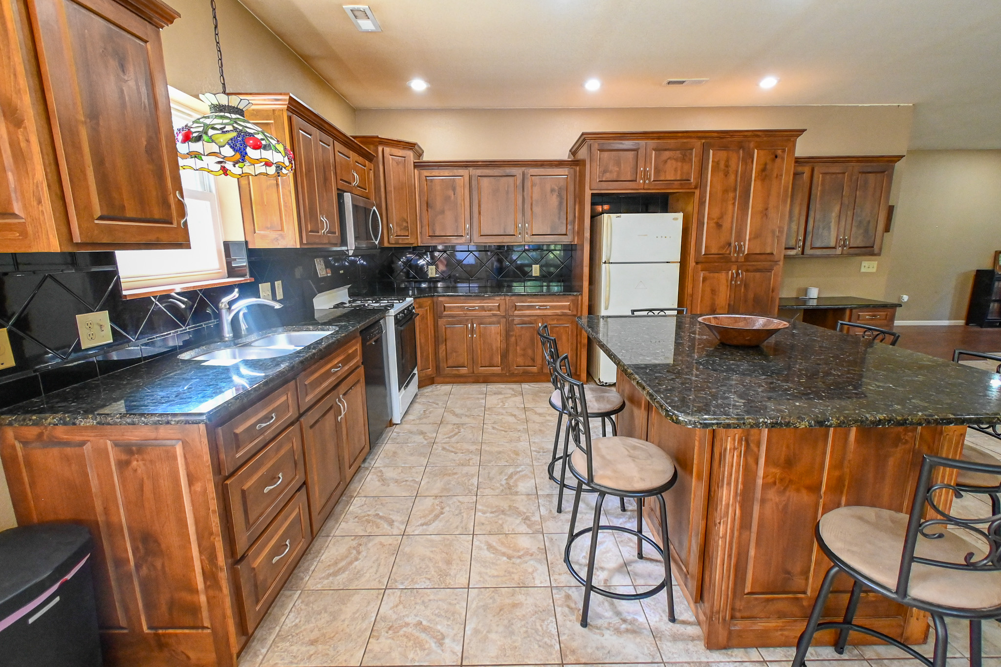 Home on 109+\- acres in Collins MO