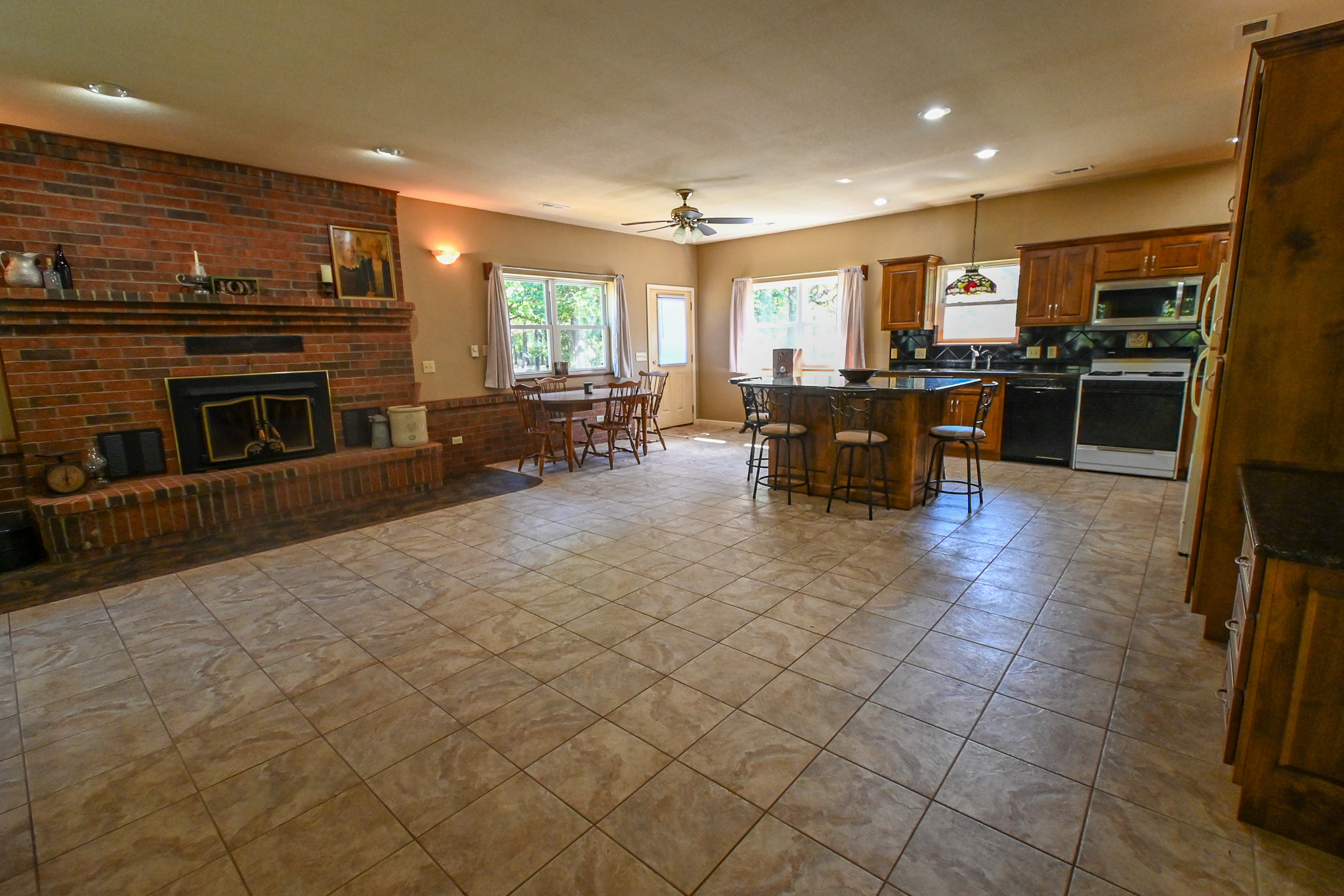 Home on 109+\- acres in Collins MO