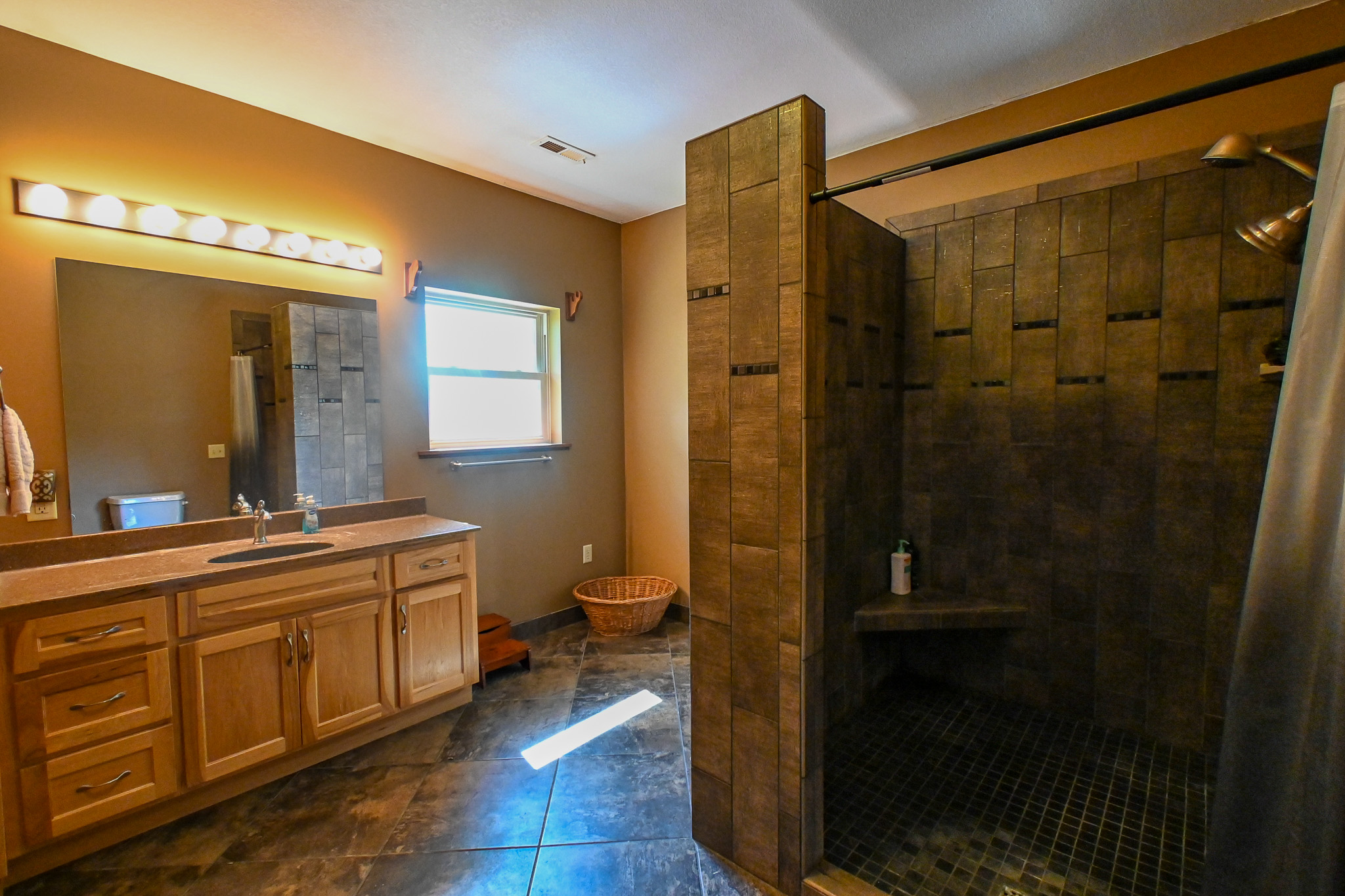 Home on 109+\- acres in Collins MO