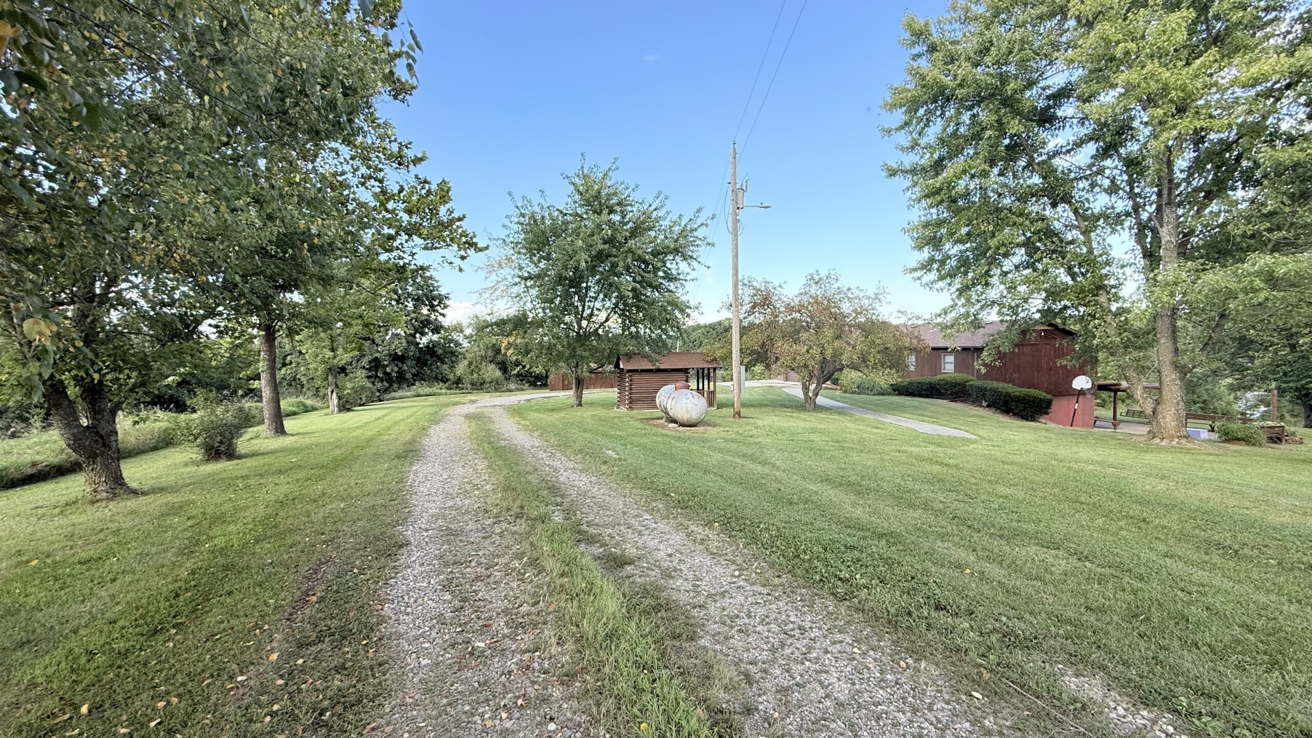 Spacious Home and Hunting on 24.5 Acres Just Outside of Bethany, MO