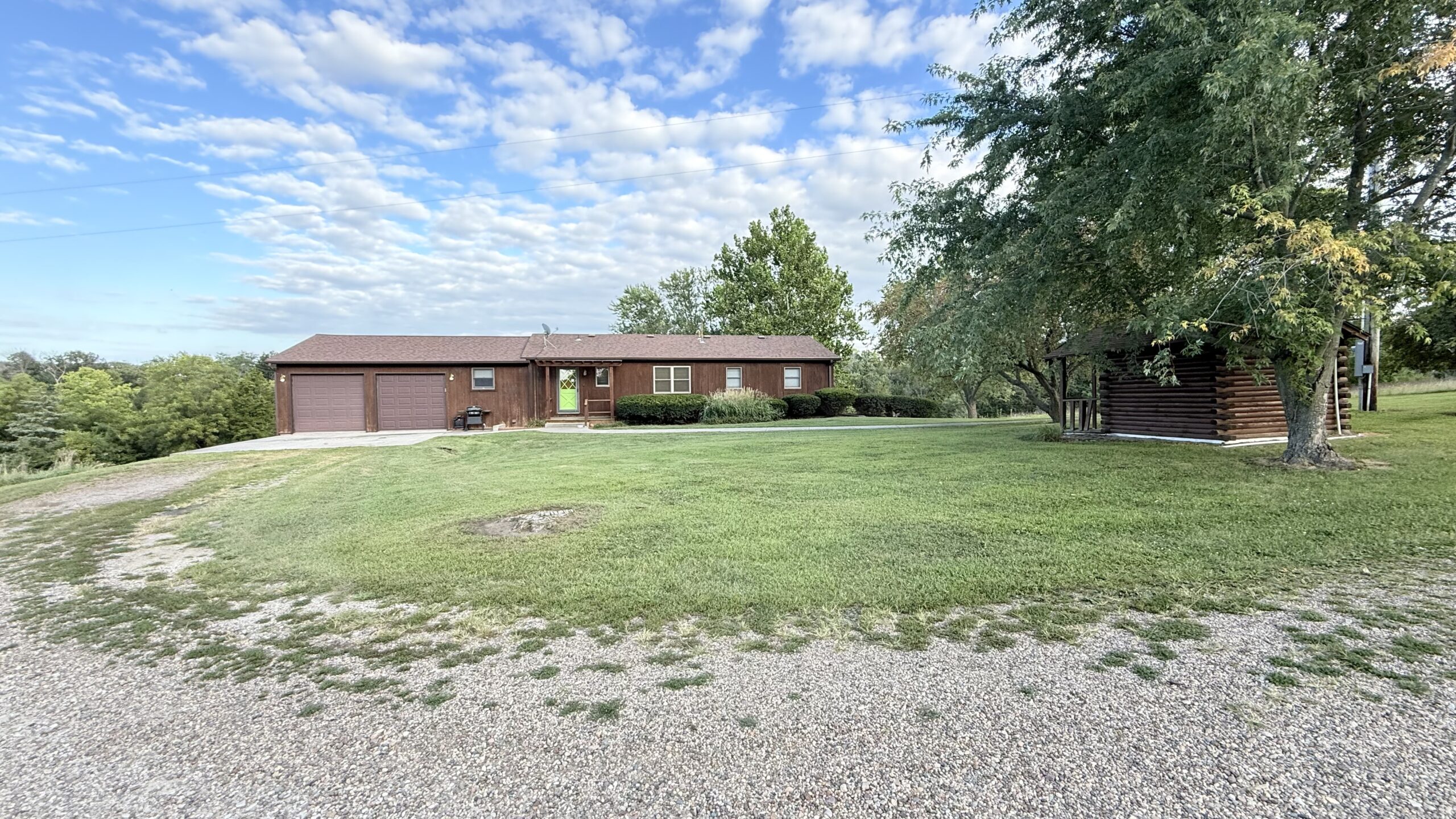 Spacious Home and Hunting on 24.5 Acres Just Outside of Bethany, MO