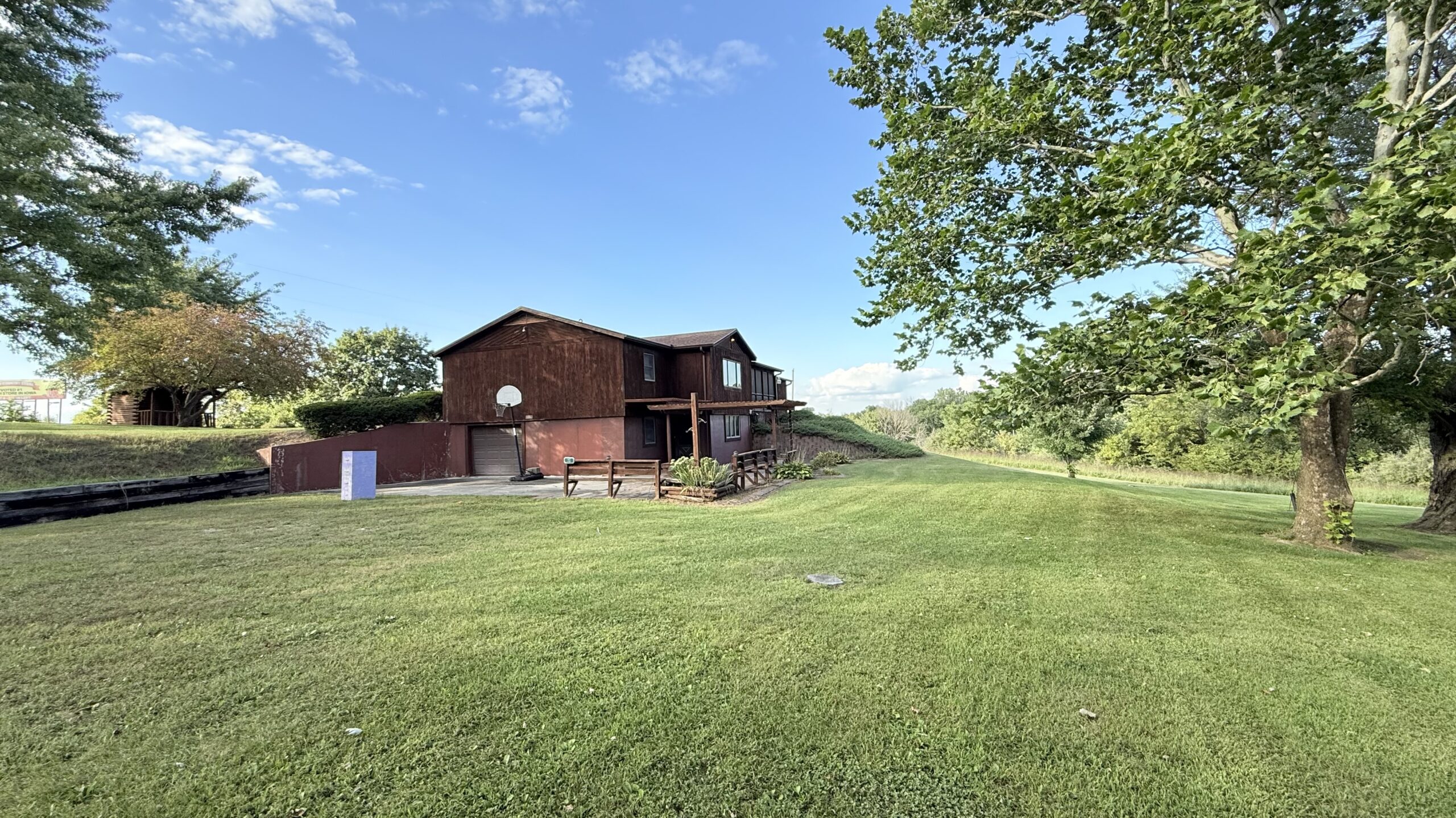 Spacious Home and Hunting on 24.5 Acres Just Outside of Bethany, MO