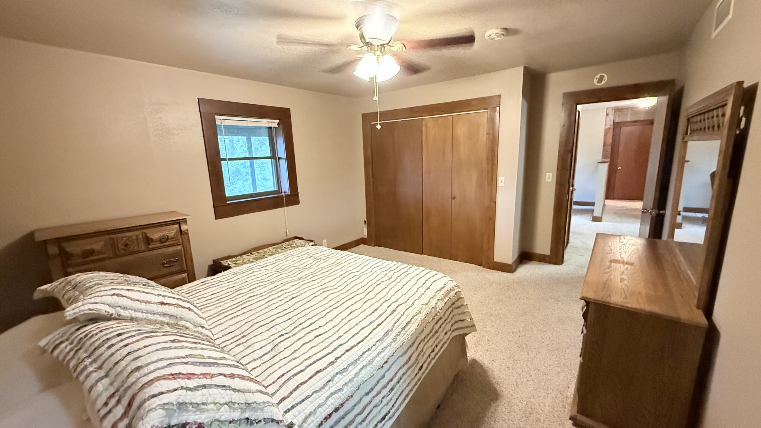 Spacious Home and Hunting on 24.5 Acres Just Outside of Bethany, MO