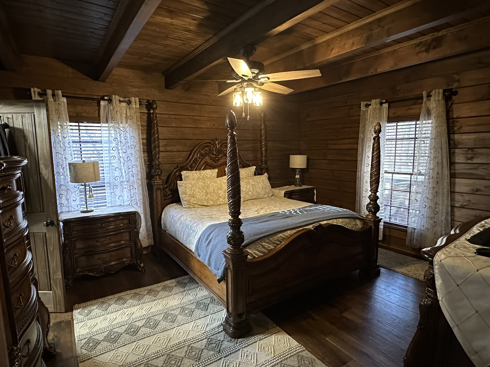 RIVER FRONT HOME W/ UNRESTRICTED ACREAGE FOR SALE IN TN ON TENNESSEE RIVER, DEER & TURKEY HUNTING
