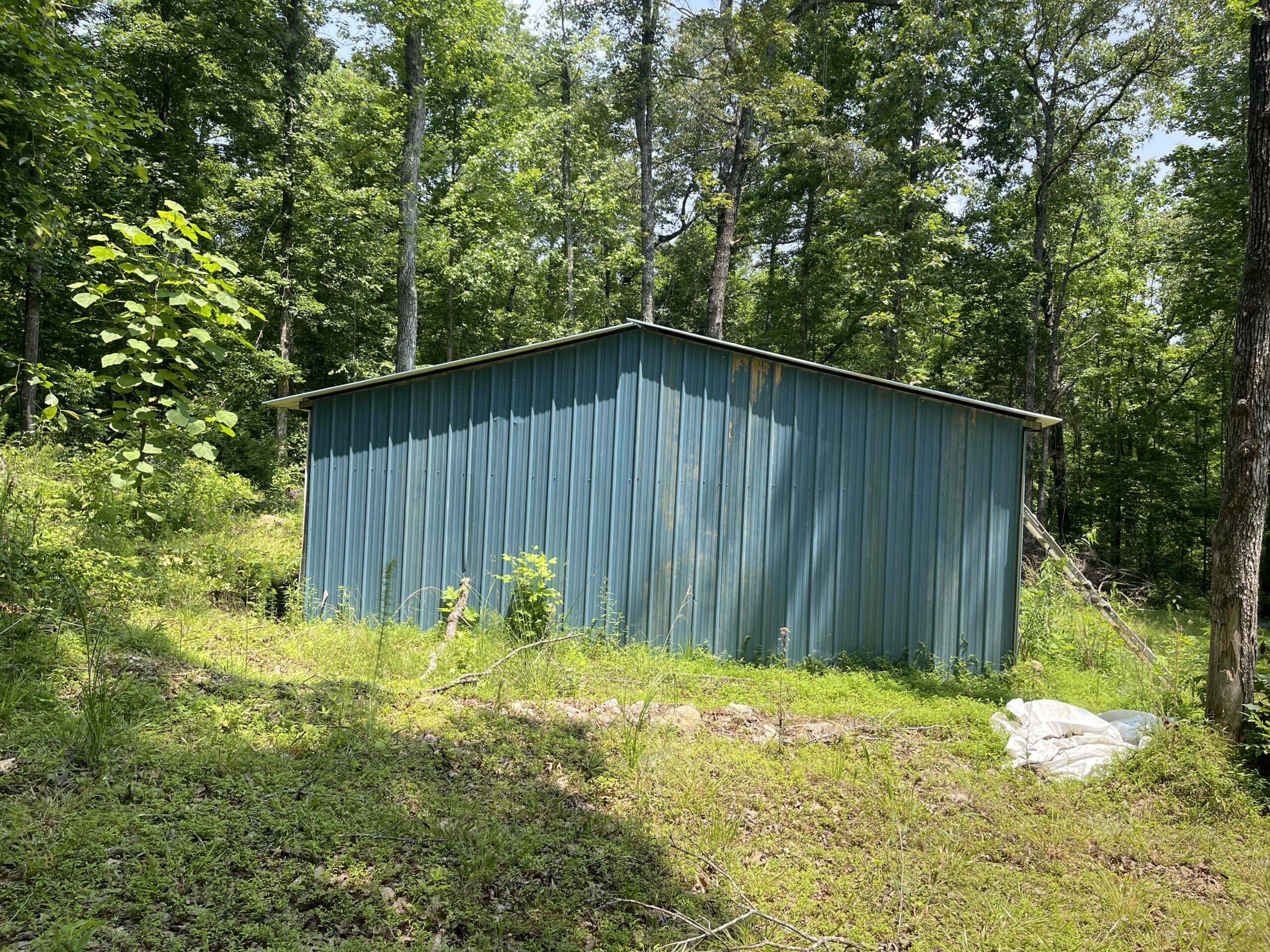 UNRESTRICTED LAND NEAR RIVER – DEER & TURKEY HUNTING