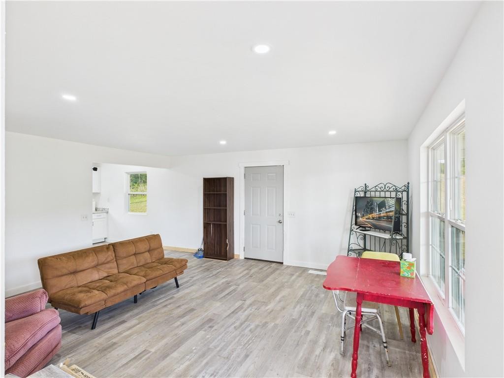 Ozark Mountain Home Hunting Retreat with Spring Fed Ponds For Sale in Searcy Co, Arkansas