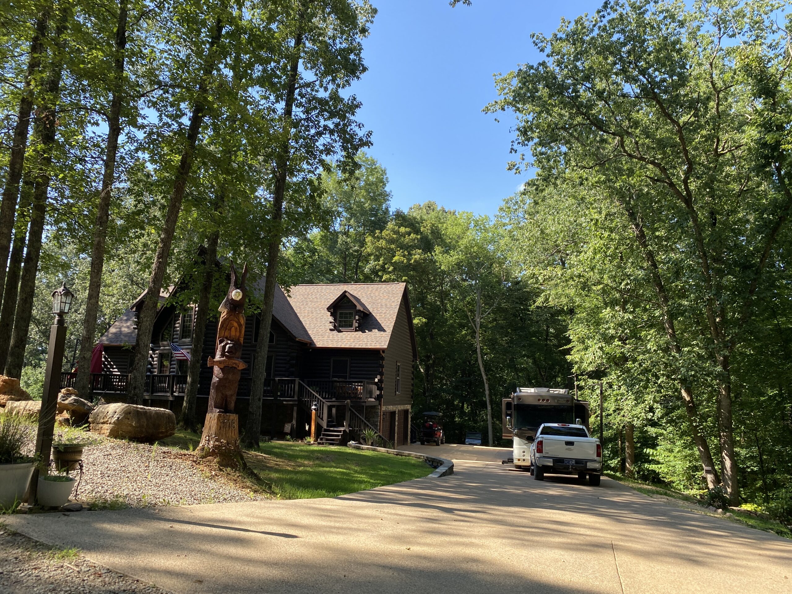 RIVER FRONT HOME W/ UNRESTRICTED ACREAGE FOR SALE IN TN ON TENNESSEE RIVER, DEER & TURKEY HUNTING