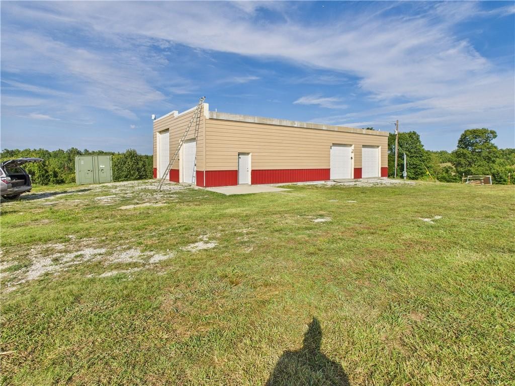 Ozark Mountain Home Hunting Retreat with Spring Fed Ponds For Sale in Searcy Co, Arkansas