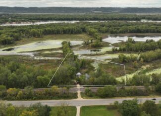 Waterfowl & Fishing Camp for Sale on the Mississippi River