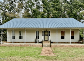Farmhouse on Acreage with Hunting Land in Magnolia MS
