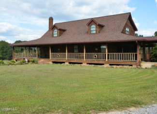 43 Acres of Beautiful Pasture with a Dream Farmhouse