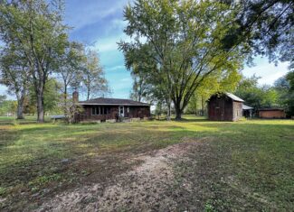 Marquette County 3-Bedroom Ranch on 45+/- Acres