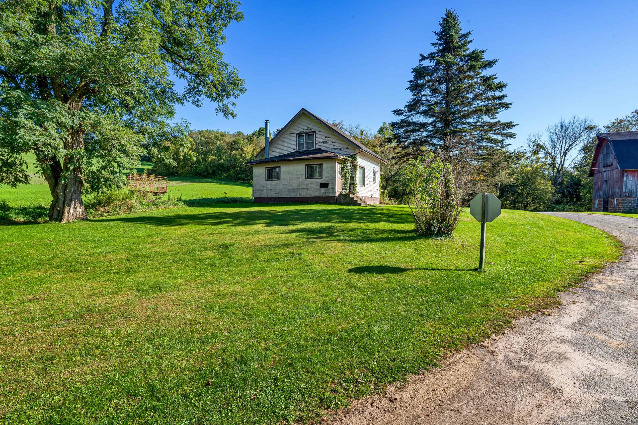 Trempealeau County Country Home & Hunting Property for Sale