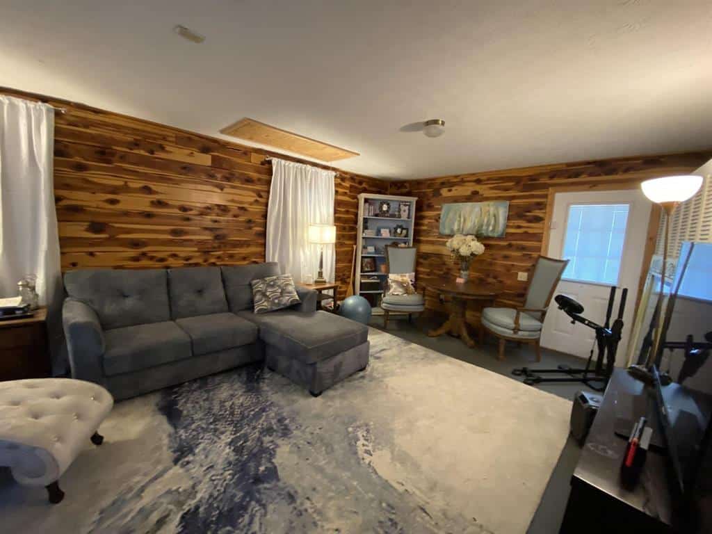 Large Acreage Property With Multiple Cabins For Sale In Ozarks