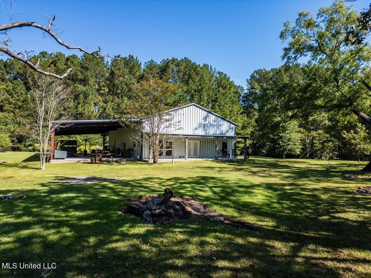 203 Acres in Smithdale MS – Turnkey Hunting Retreat