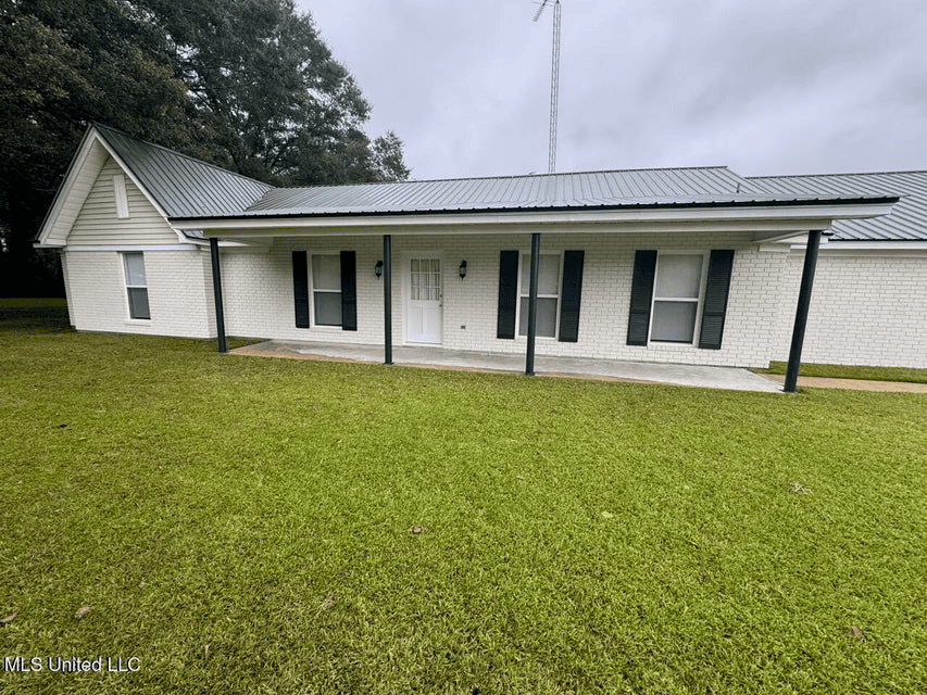 Remodeled Home on Acreage in Natchez, MIssissippi