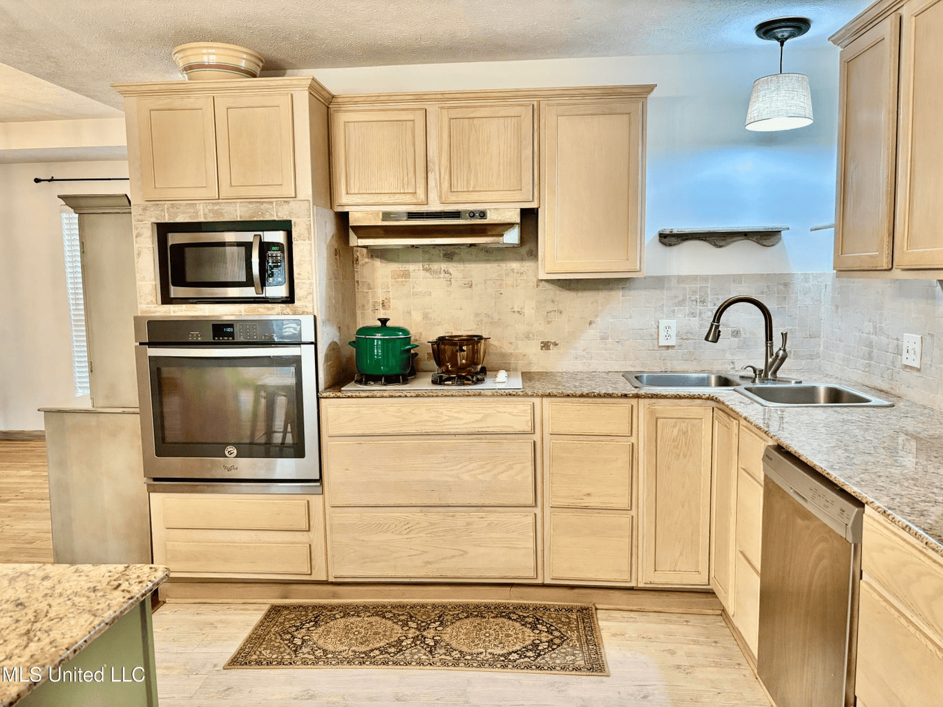 Farmhouse on Acreage with Hunting Land in Magnolia MS