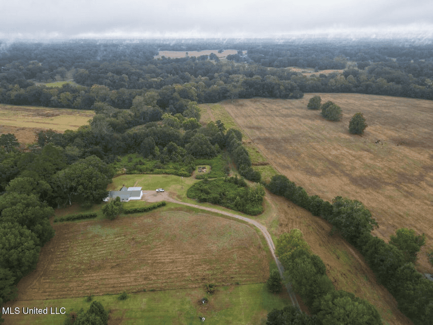 Remodeled Home on Acreage in Natchez, MIssissippi