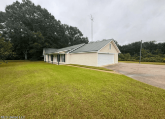 Remodeled Home on Acreage in Natchez, MIssissippi