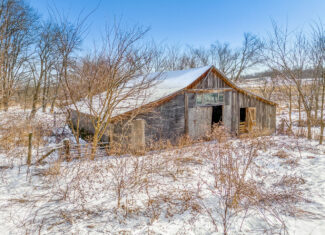 Marquette County 3-Bedroom Ranch on 45+/- Acres