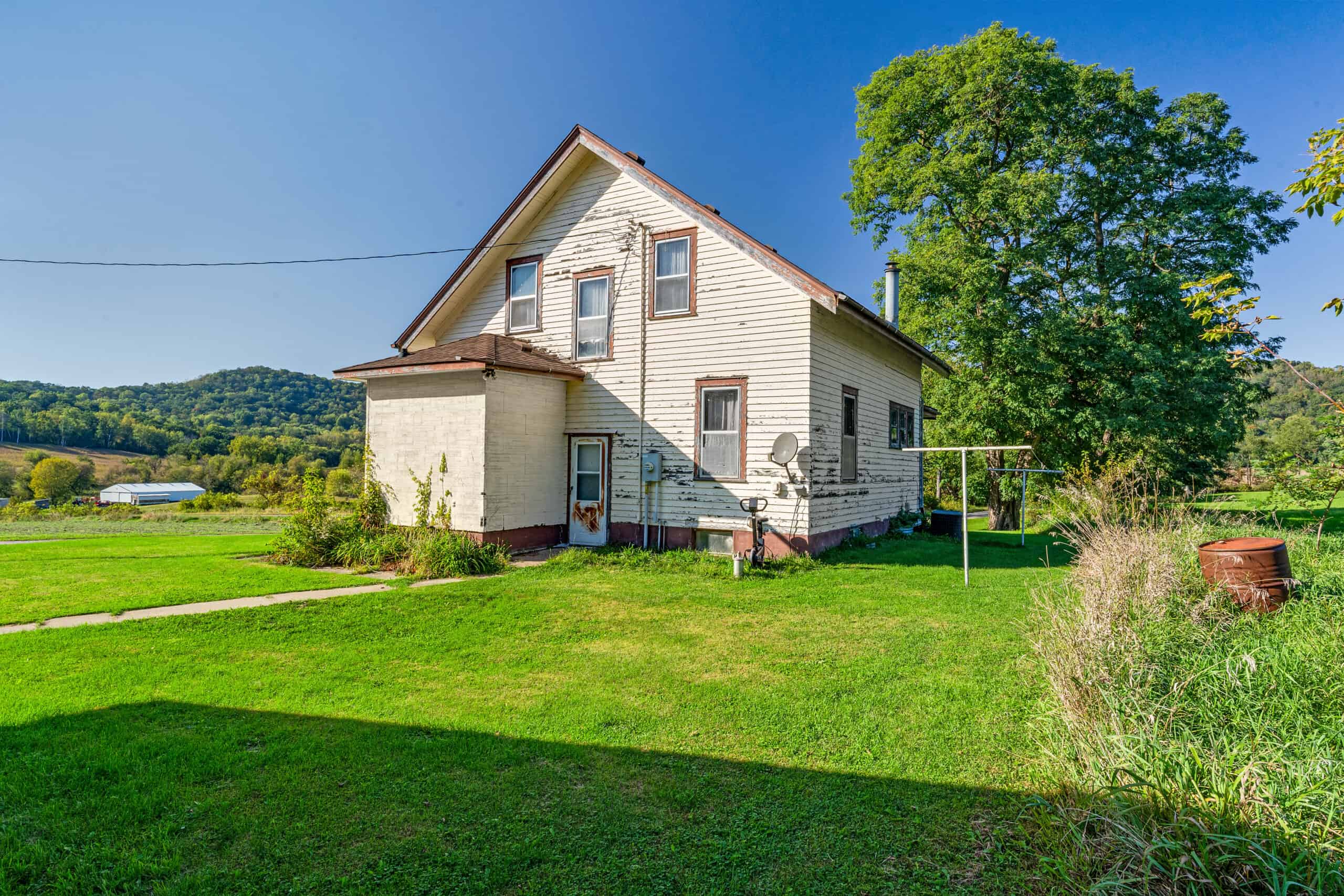 Trempealeau County Country Home & Hunting Property for Sale