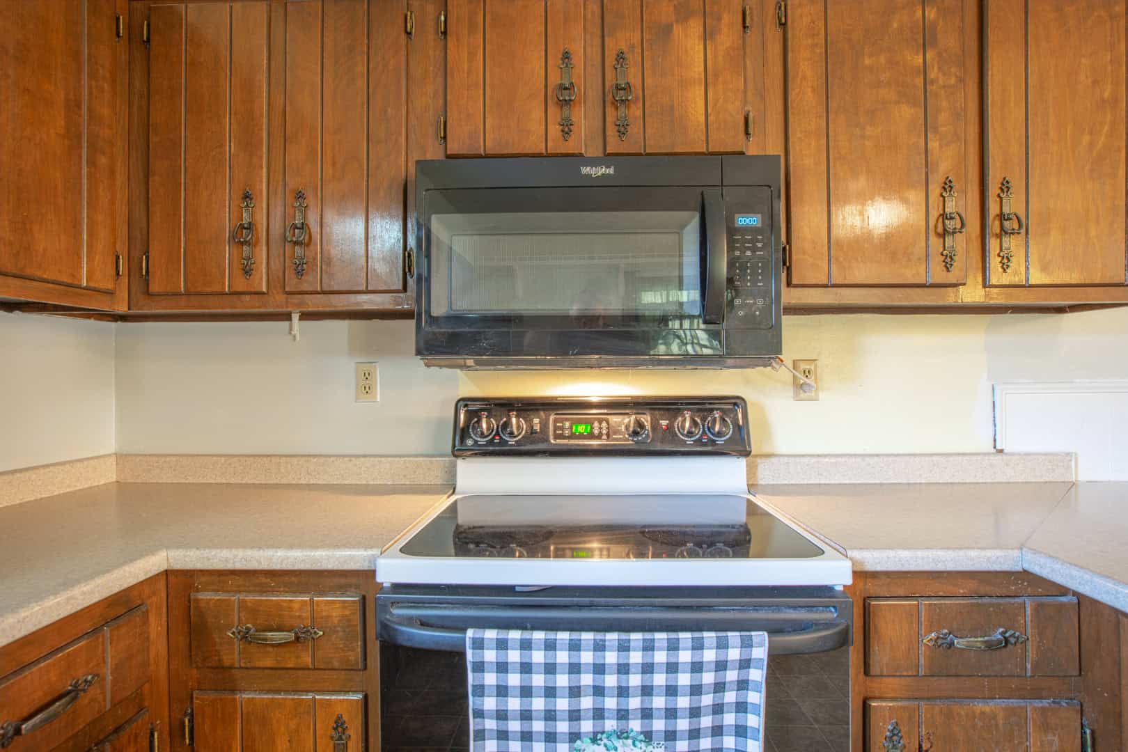 Liberty KY Country Home with Prime White-Tail Deer and Turkey Hunting Land