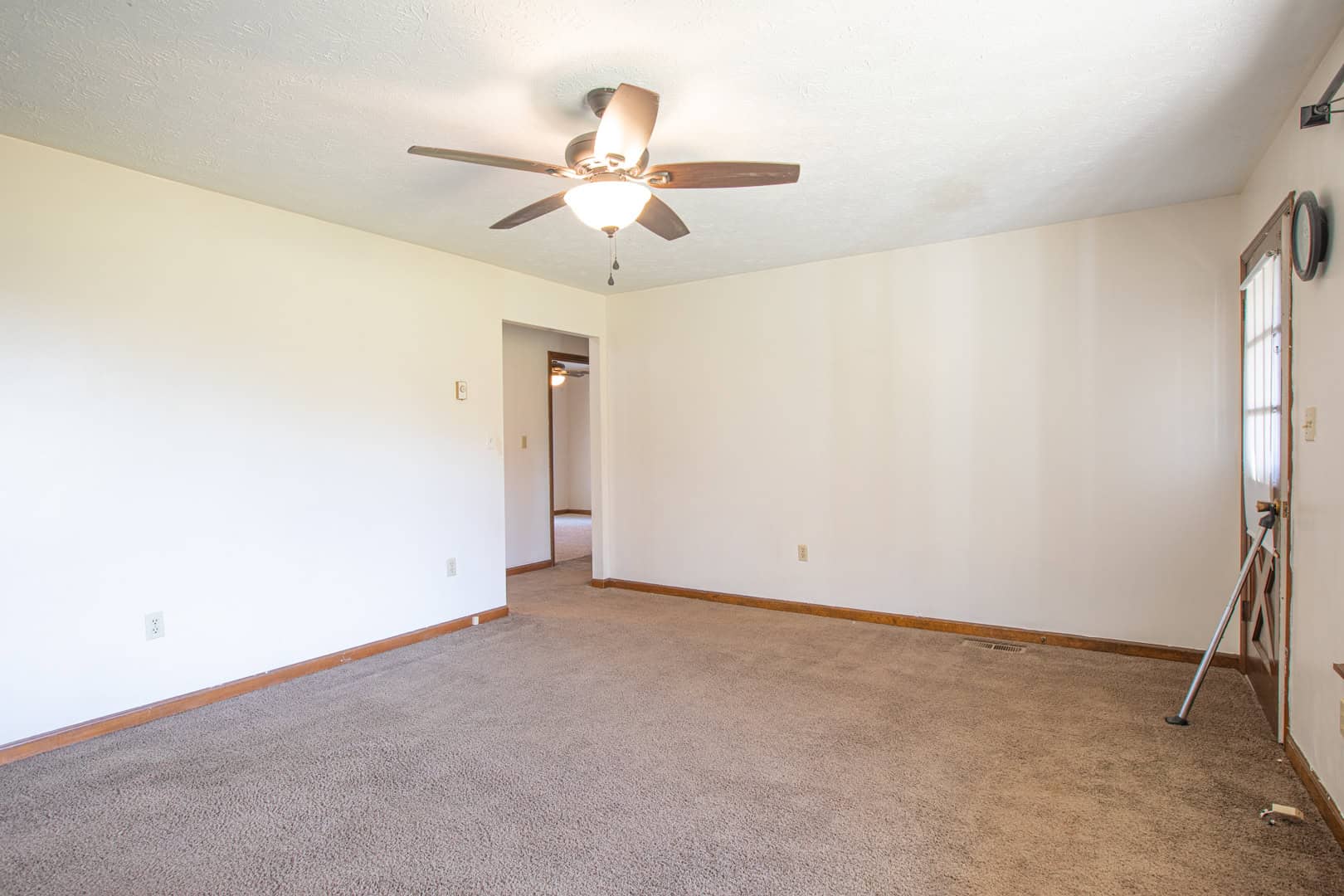 Liberty KY Country Home with Prime White-Tail Deer and Turkey Hunting Land