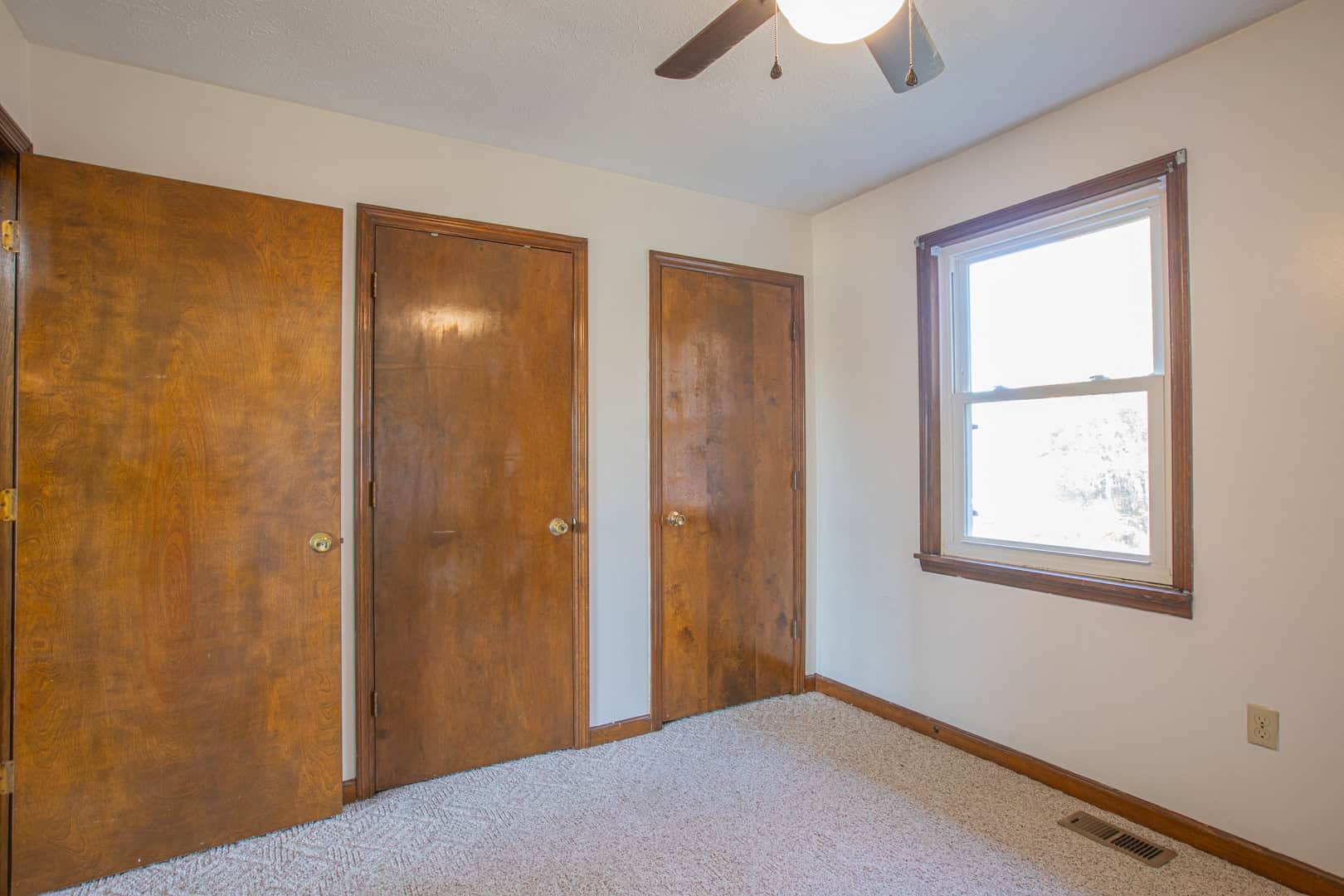 Liberty KY Country Home with Prime White-Tail Deer and Turkey Hunting Land