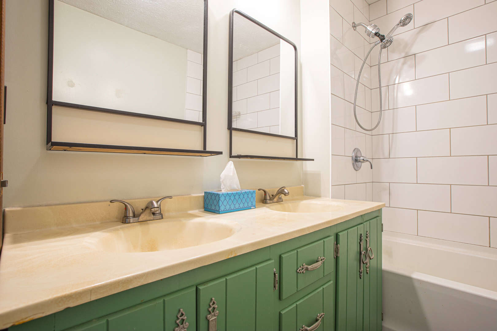 Liberty KY Country Home with Prime White-Tail Deer and Turkey Hunting Land