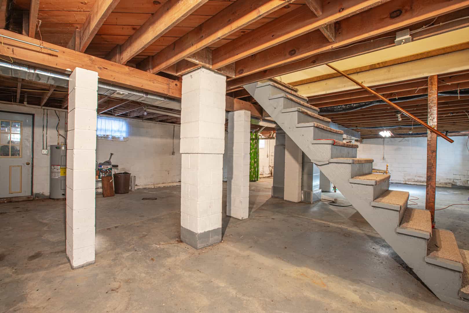 Liberty KY Country Home with Prime White-Tail Deer and Turkey Hunting Land