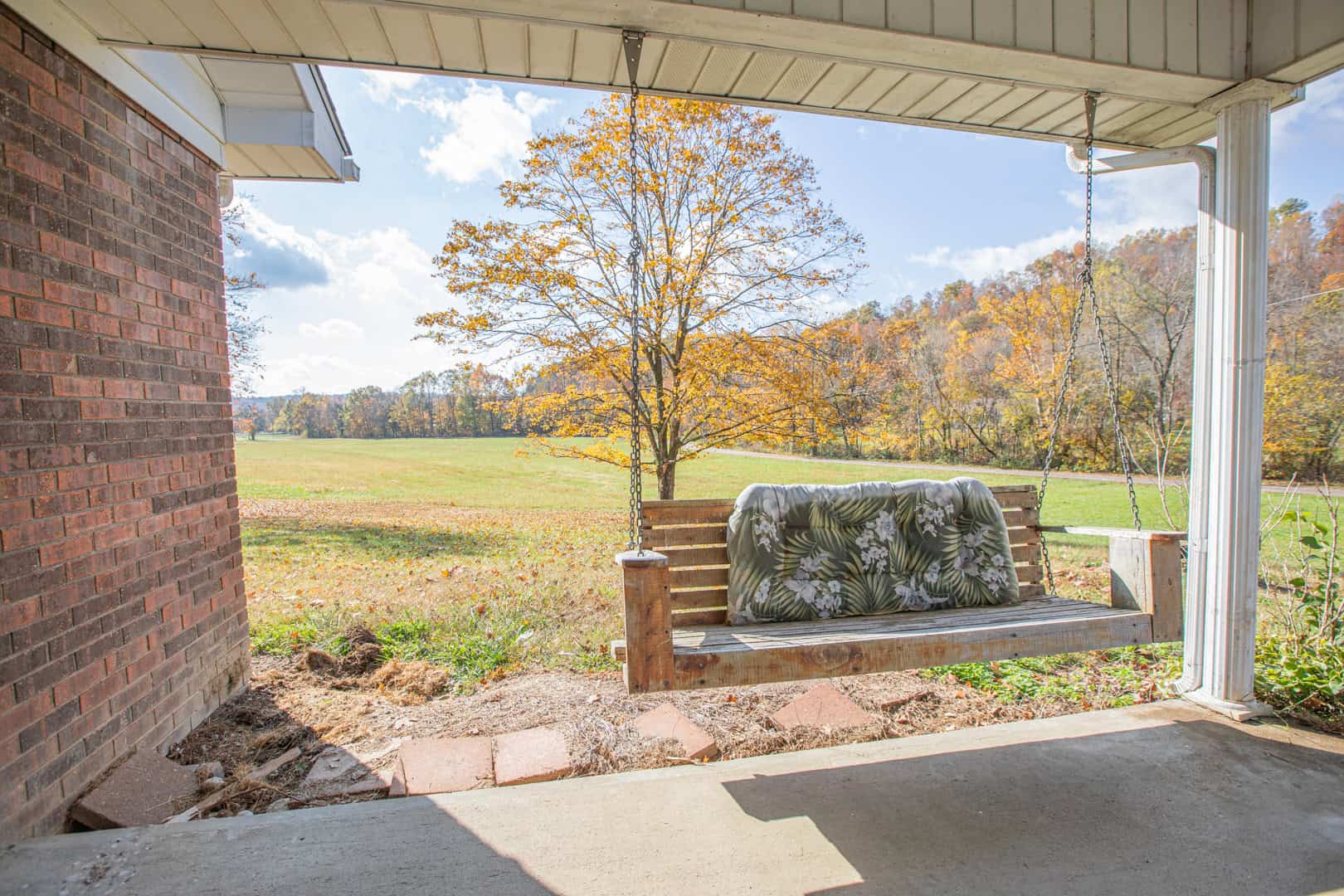 Liberty KY Country Home with Prime White-Tail Deer and Turkey Hunting Land