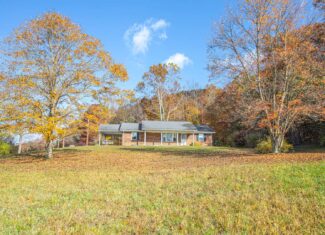 Liberty KY Country Home with Prime White-Tail Deer and Turkey Hunting Land