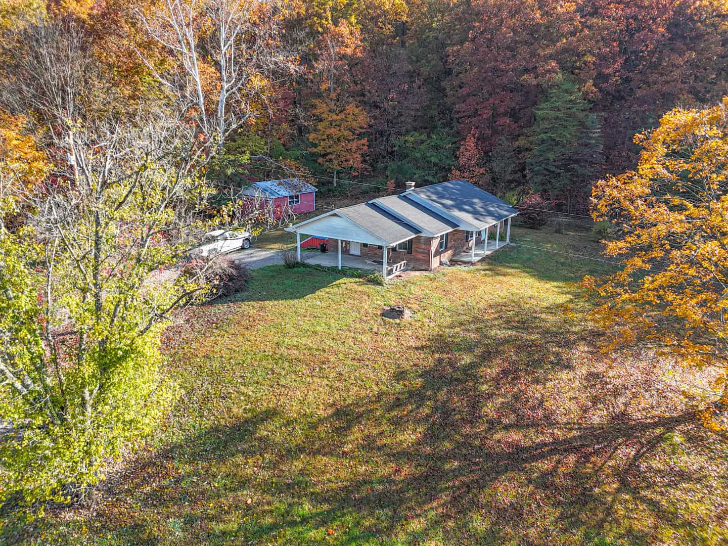 Liberty KY Country Home with Prime White-Tail Deer and Turkey Hunting Land