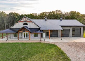 245.4 +\- acres with home in Cross Timbers MO