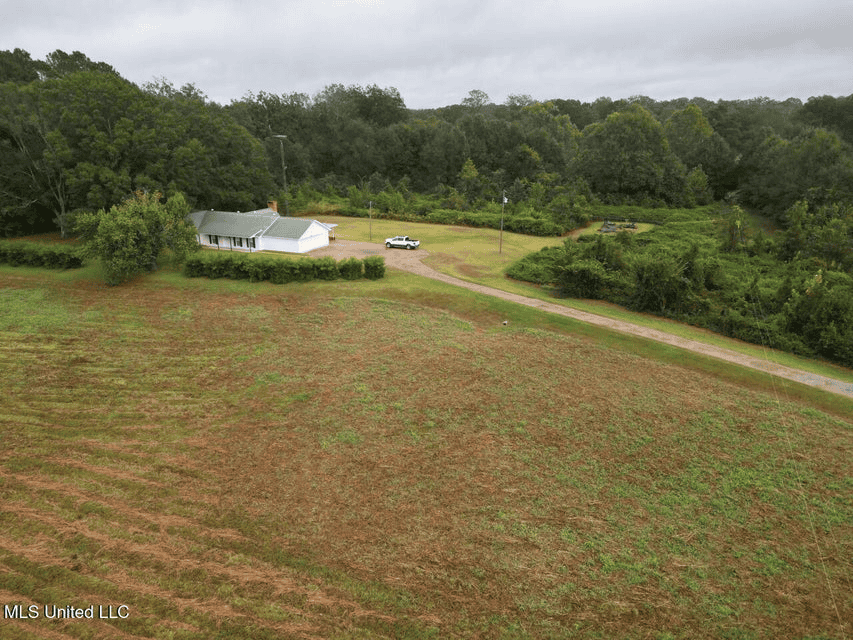 Remodeled Home on Acreage in Natchez, MIssissippi