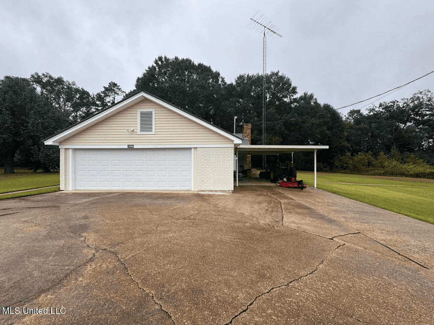 Remodeled Home on Acreage in Natchez, MIssissippi