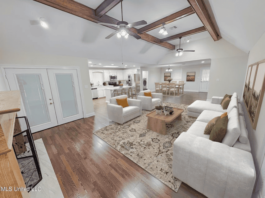 Remodeled Home on Acreage in Natchez, MIssissippi