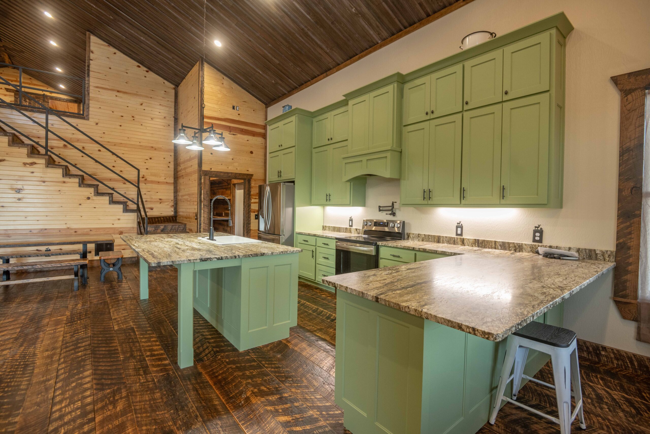 245.4 +\- acres with home in Cross Timbers MO