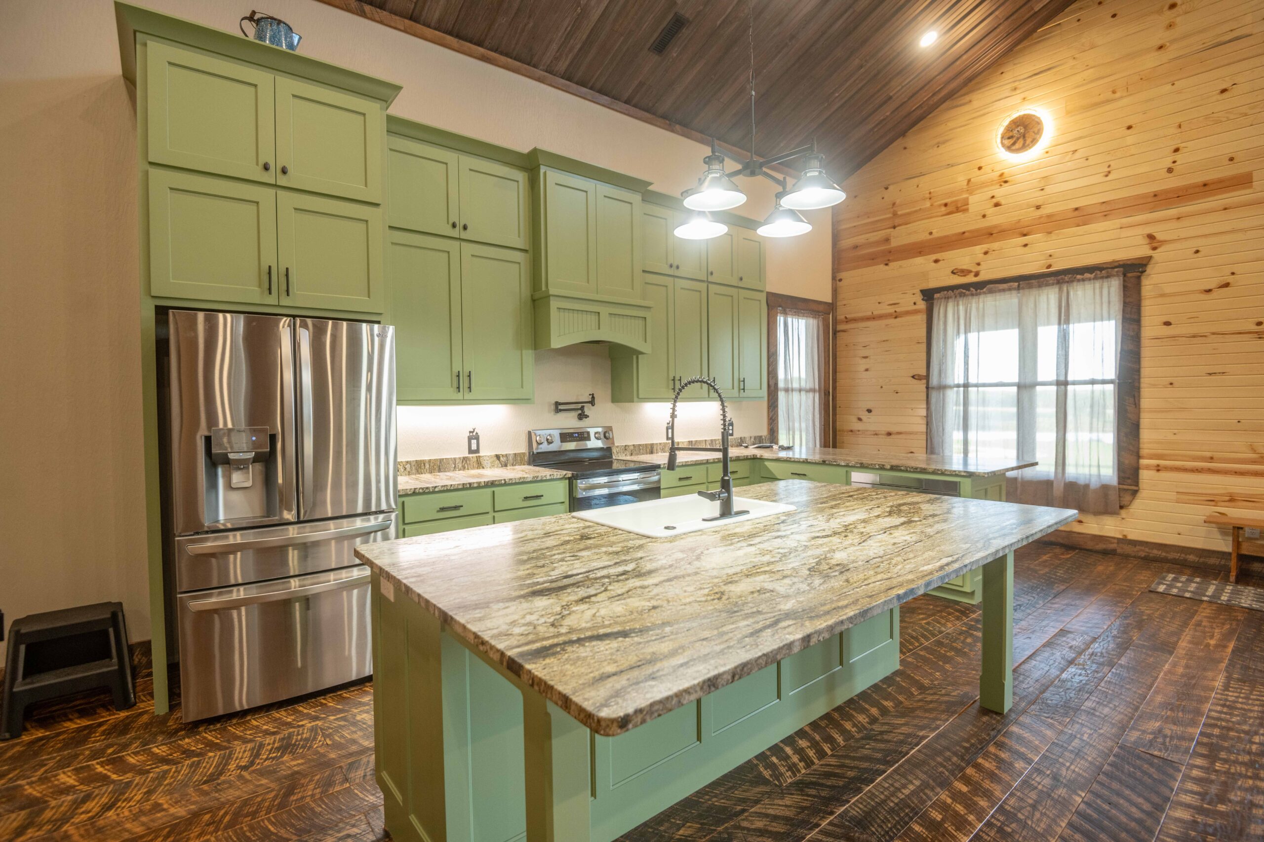 245.4 +\- acres with home in Cross Timbers MO