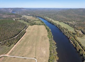 HUNTING & RIVERFRONT ACREAGE FOR SALE IN ARKANSAS OZARK MOUNTAINS
