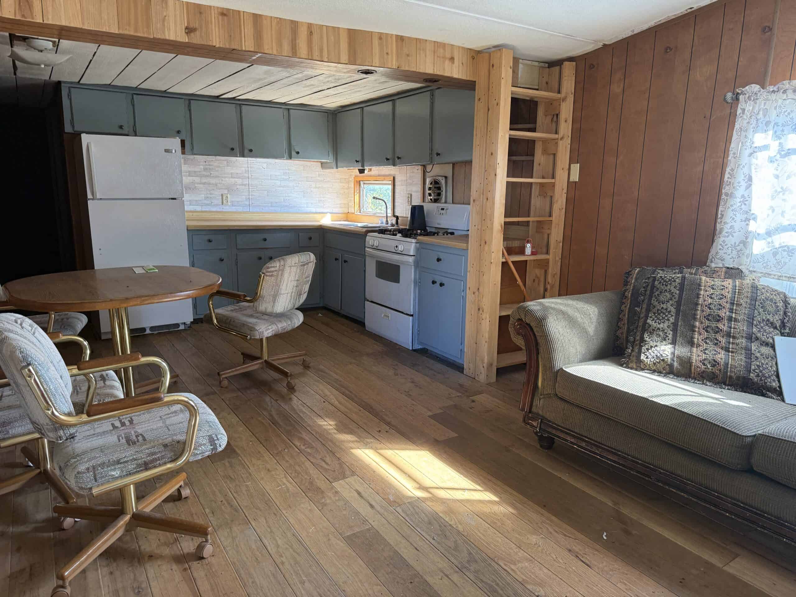 HUNTING LAND WITH SPRING CREEK AND CABIN FOR SALE IN ARKANSAS