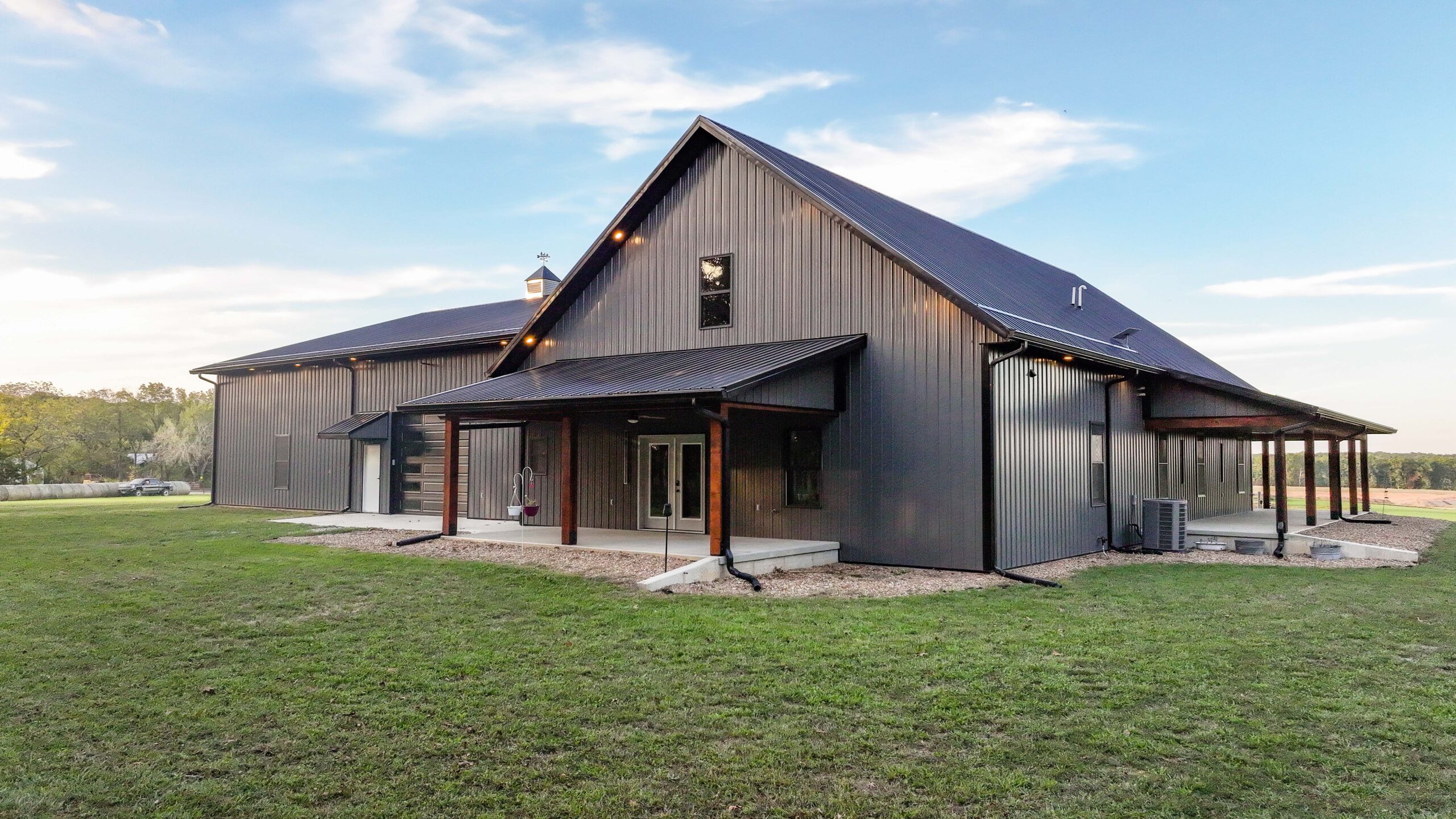 245.4 +\- acres with home in Cross Timbers MO