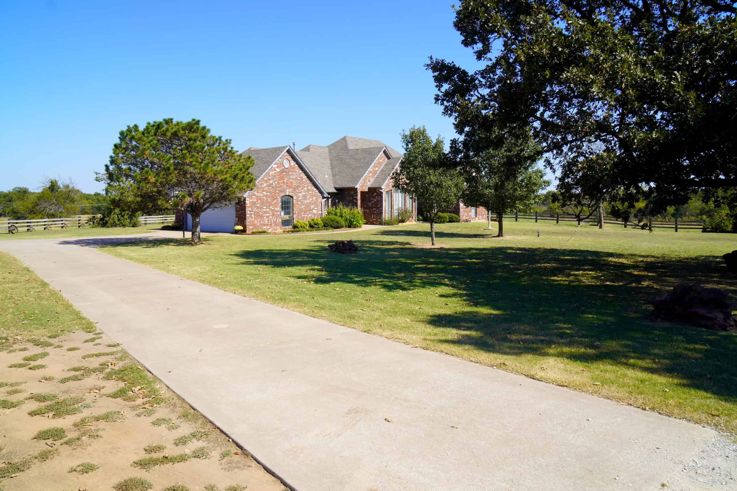 NO RESERVE AUCTION – Prime Oklahoma Ranch Land & Home on HWY 177