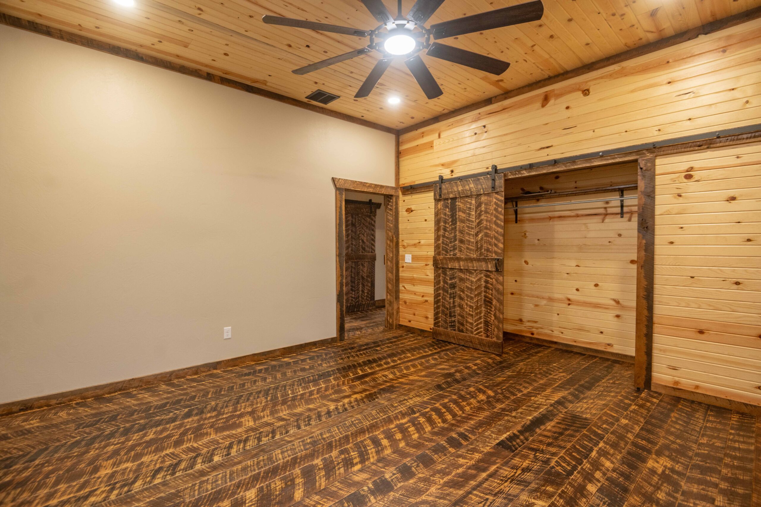 245.4 +\- acres with home in Cross Timbers MO