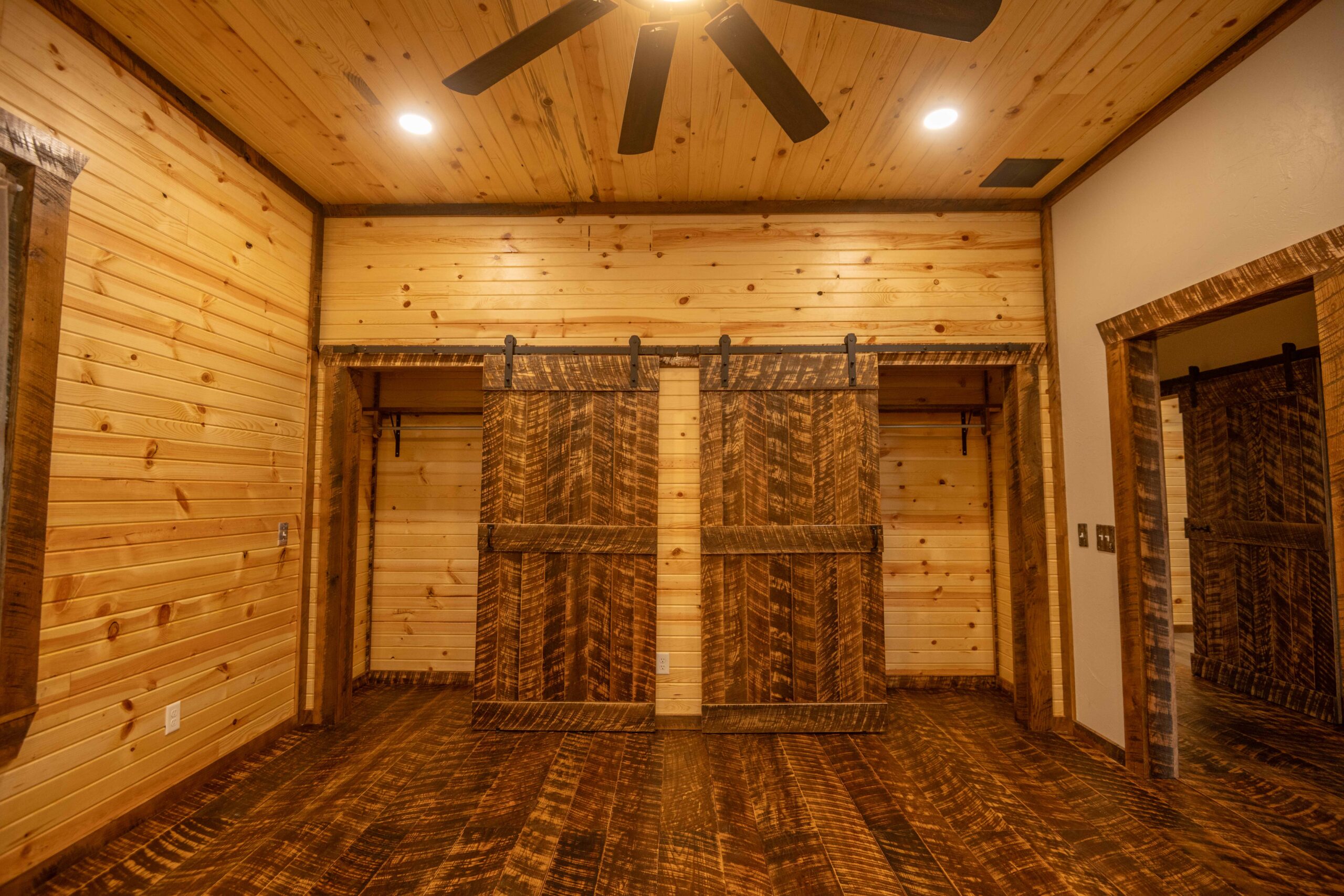 245.4 +\- acres with home in Cross Timbers MO