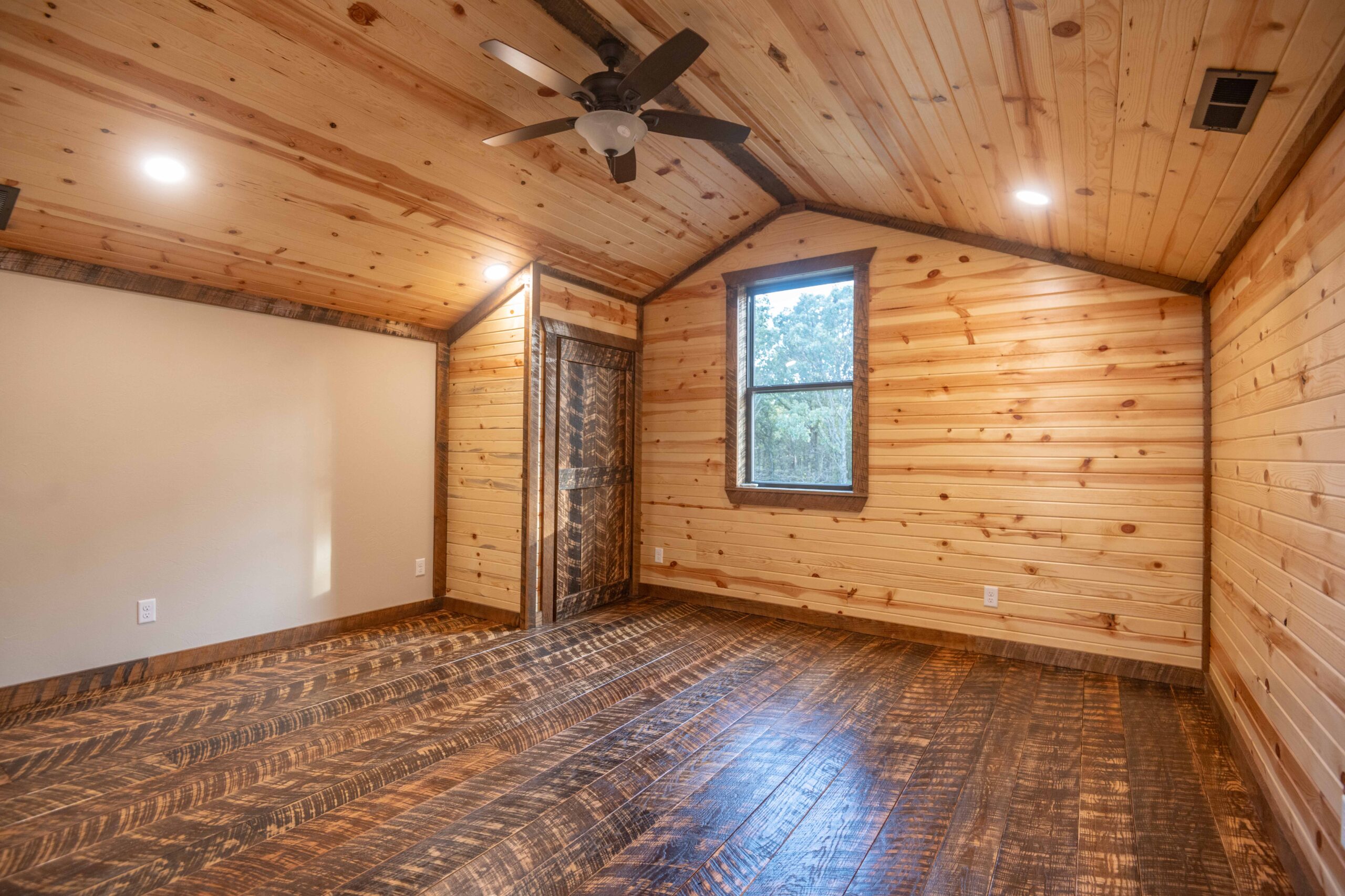 245.4 +\- acres with home in Cross Timbers MO