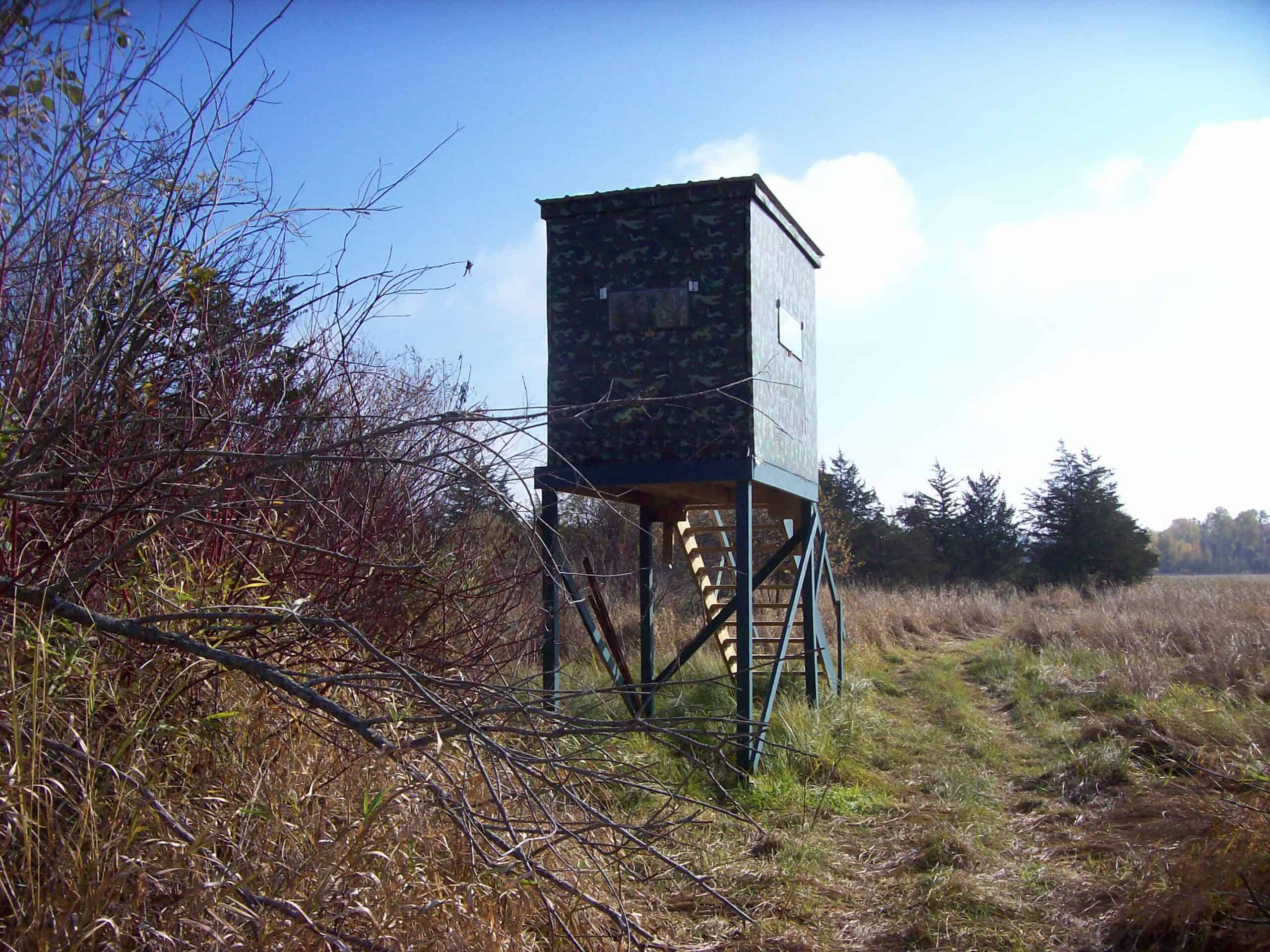 40 Acres of Trophy Whitetail Hunting