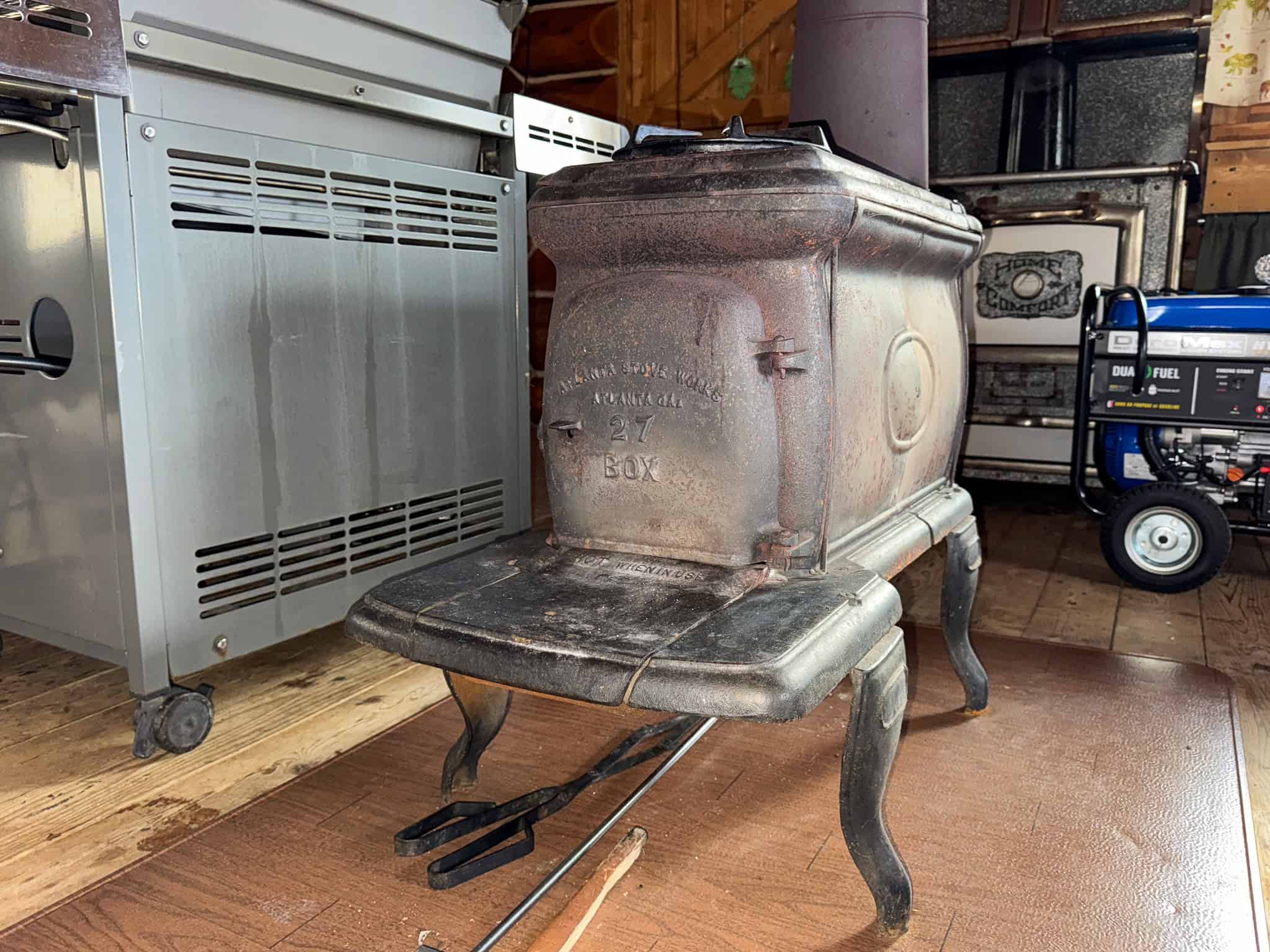 Peaceful Log Cabin Retreat with 128.8 Acres