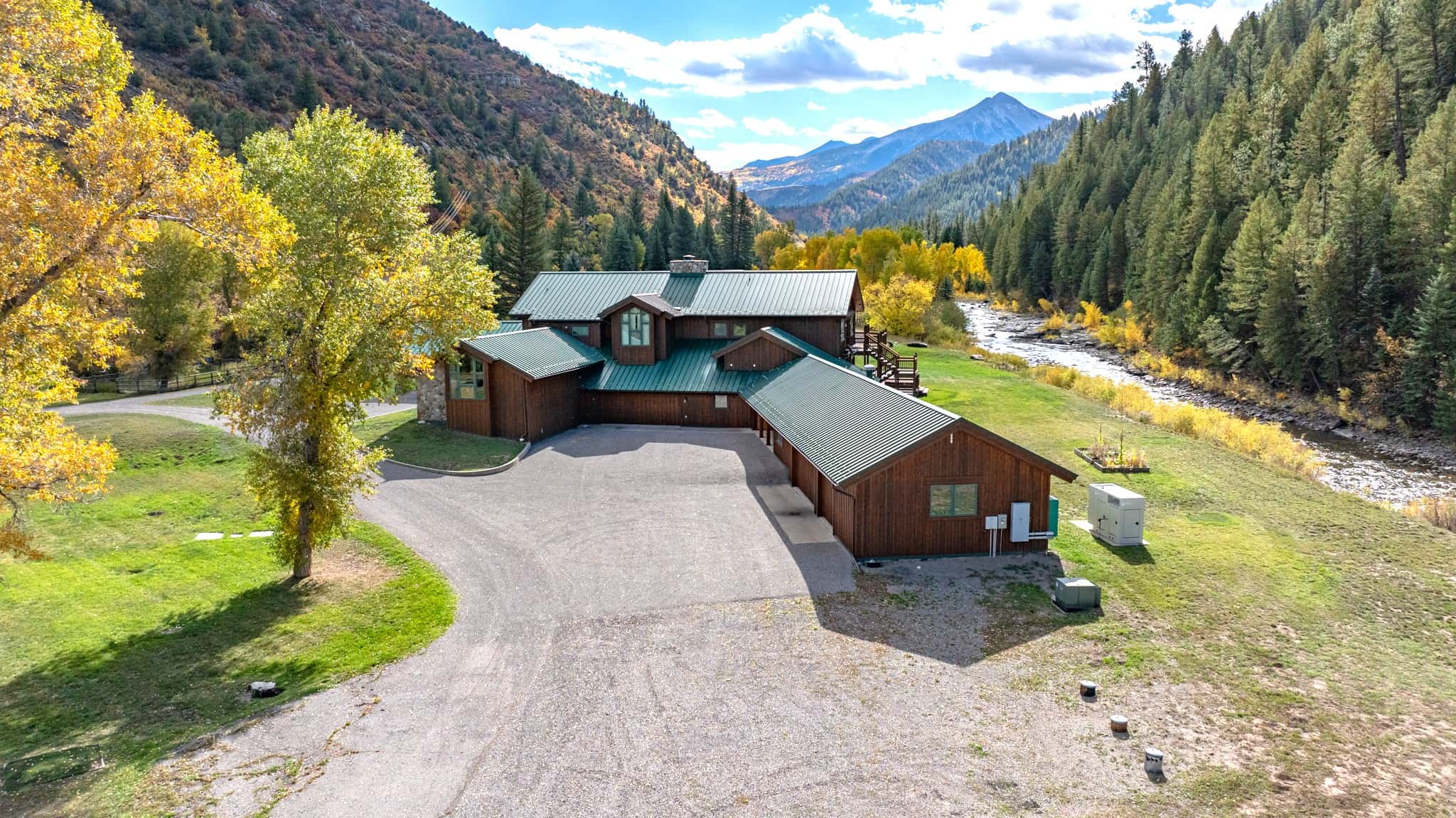 Mountain Luxury Estate – Colorado Riverfront Home for Sale